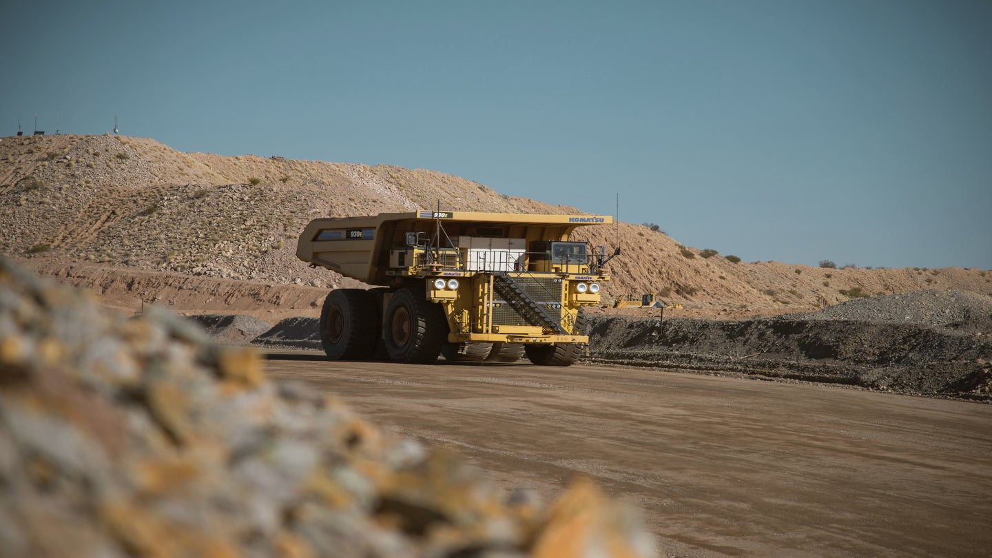 eviter-pour-fournir-des-capteurs-lidar-3d-pour-l’equipement-minier-autonome-de-komatsu