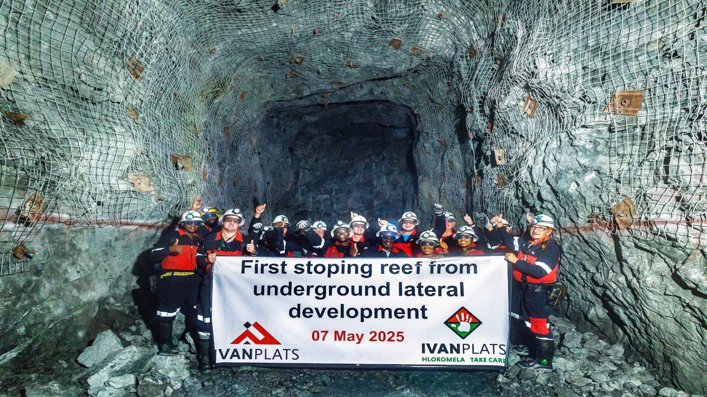 les-equipages-des-mines-d’ivanhoe-entrent-dans-le-gibier-sud-africain-de-flatreef-apres-30-ans