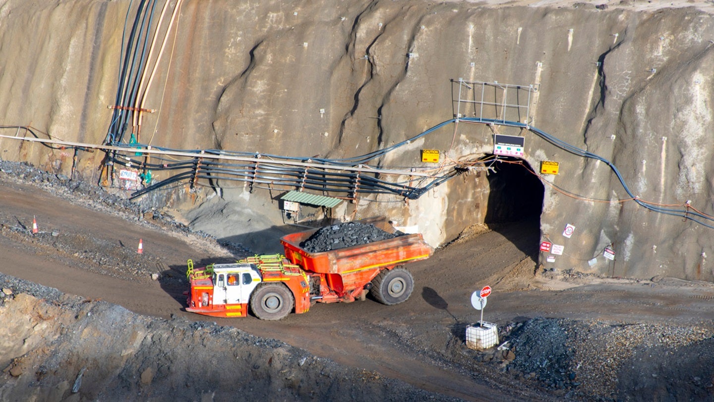 small-mine-development-pour-construire-un-portail-et-refuser-au-gisement-de-vms-de-californie