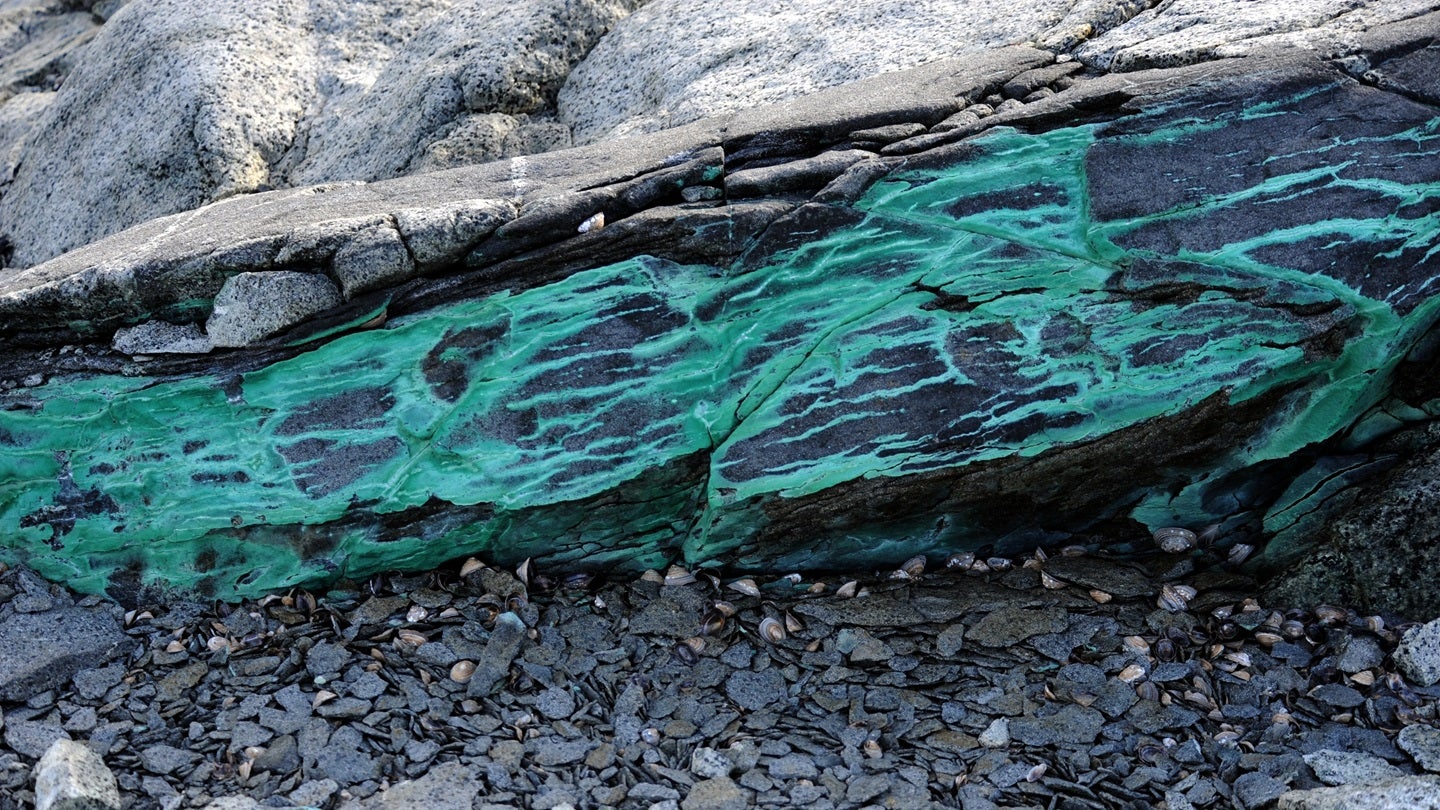 discovery-energy-pour-acquerir-une-propriete-crystal-lake-copper-au-canada