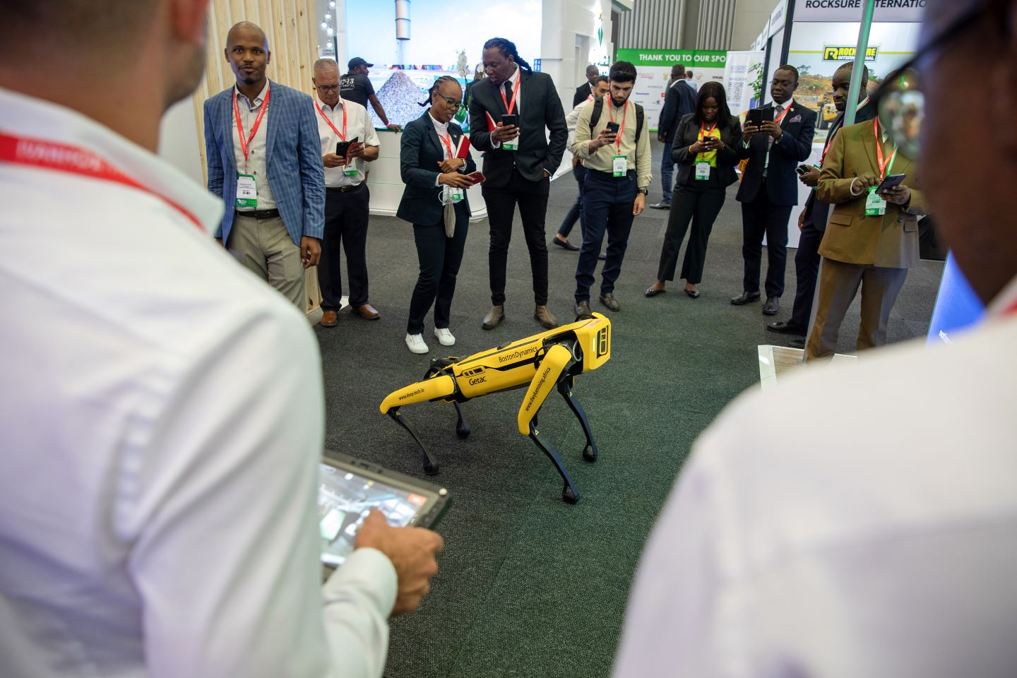 nouvelles-astuces:-l’evolution-des-robots-quadrupedes-dans-l’exploitation-miniere