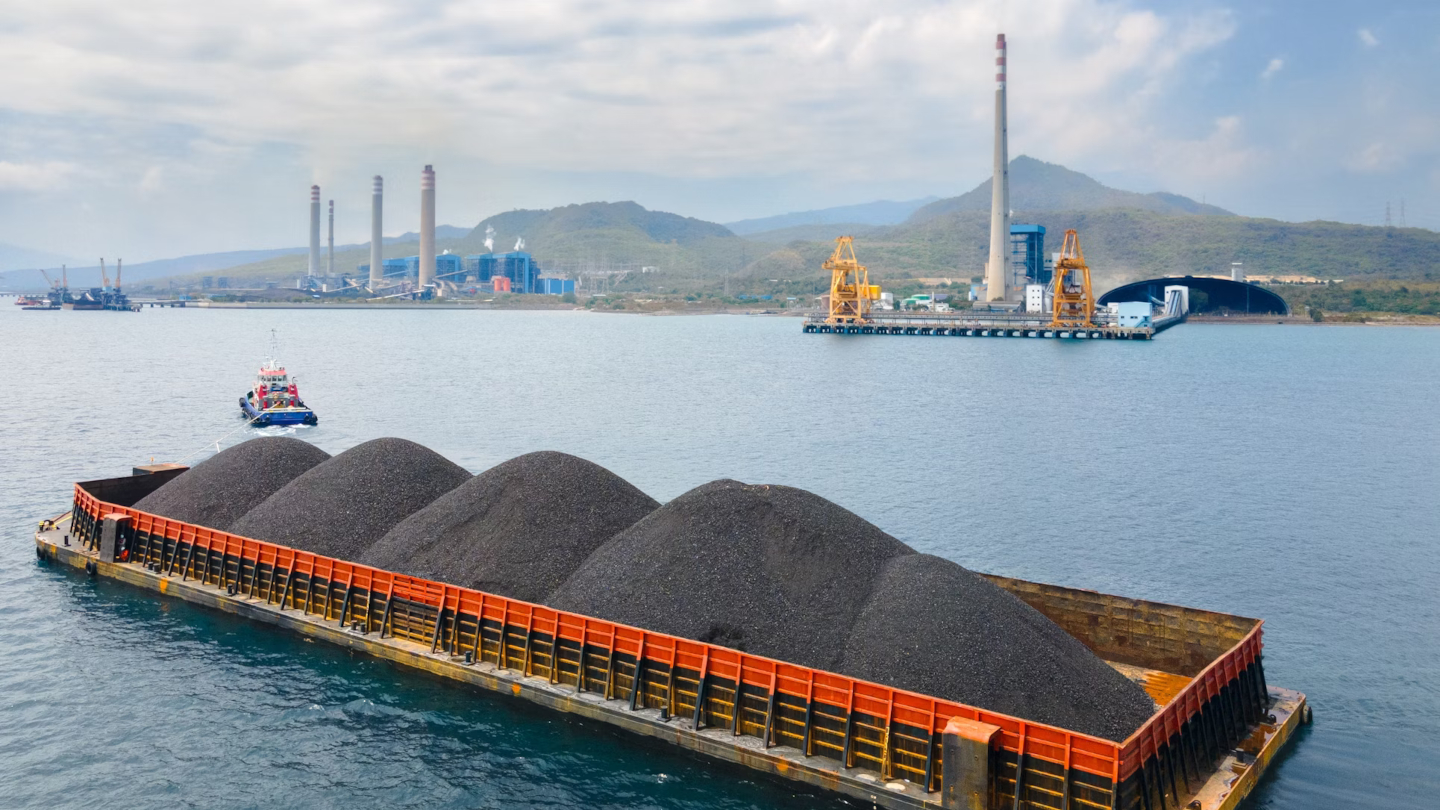 la-demande-mondiale-de-charbon-reste-stable-apres-un-record-en-2024-–-iea