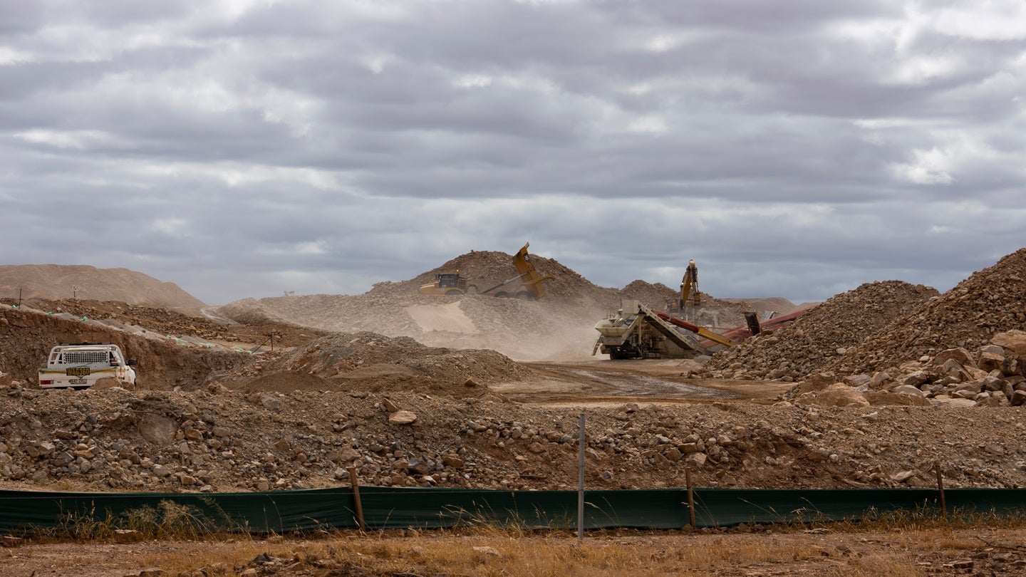 mackellar-lands-mining-services-contrat-pour-la-mine-carmichael-dans-le-queensland