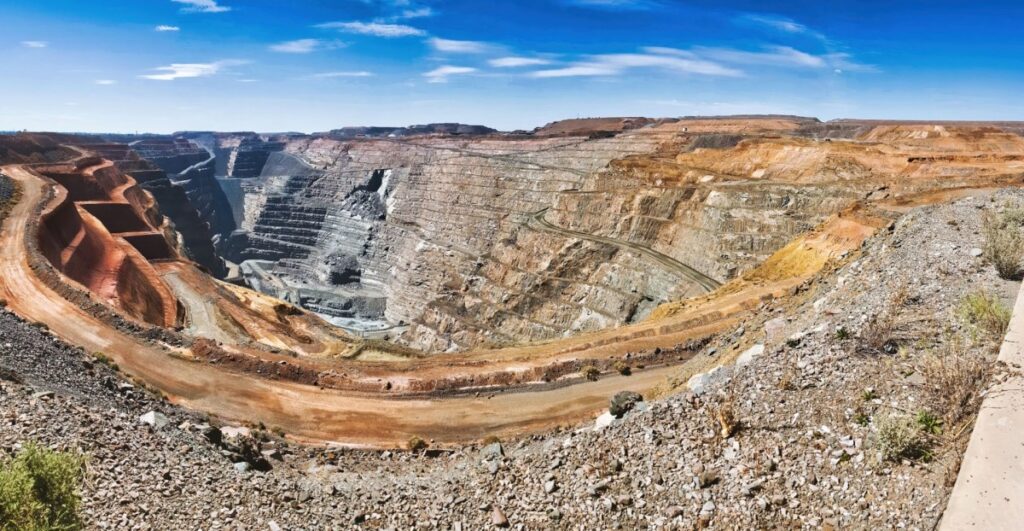 Opérations minières du Canada à l’épreuve du Canada avec une lixiviation de tas de précision