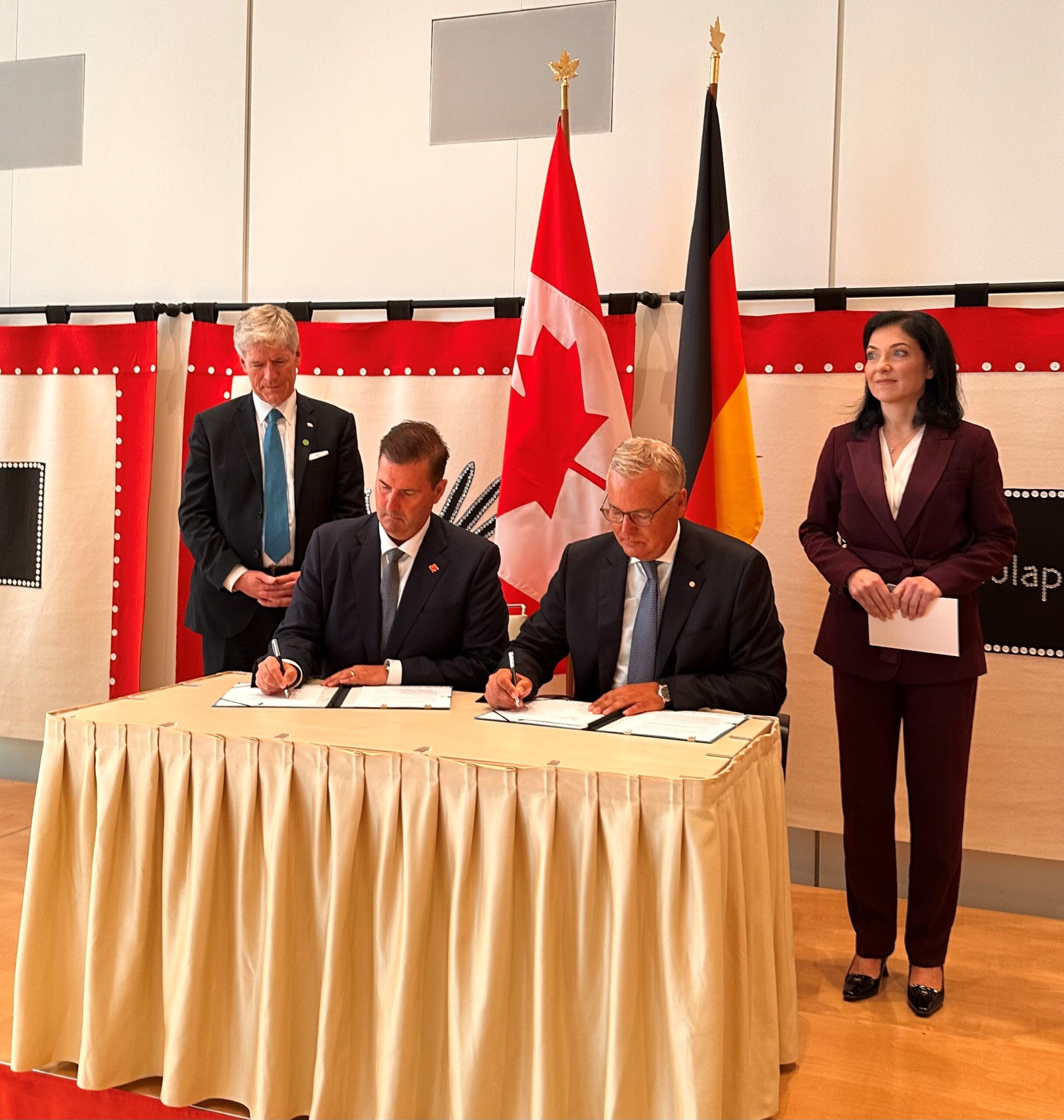 troilus-et-aurubis-signent-un-memorandum-d’accord-pour-l’approvisionnement-a-long-terme-en-concentre-de-cuivre-or-lors-de-la-mission-sur-les-mineraux-critiques-a-berlin