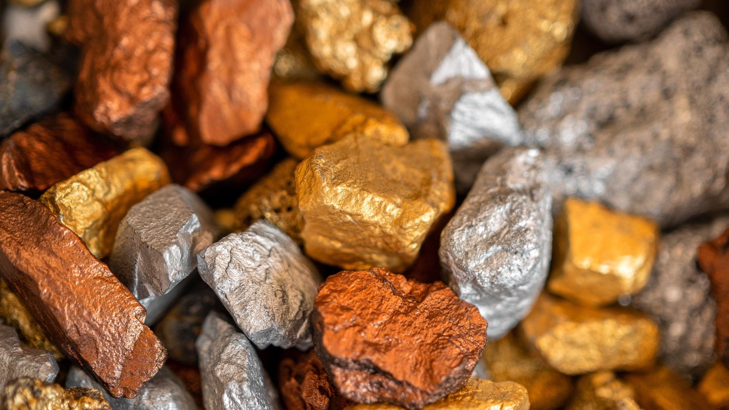 sun-peak-metals-signe-un-accord-pour-l’acquisition-de-saudi-discovery